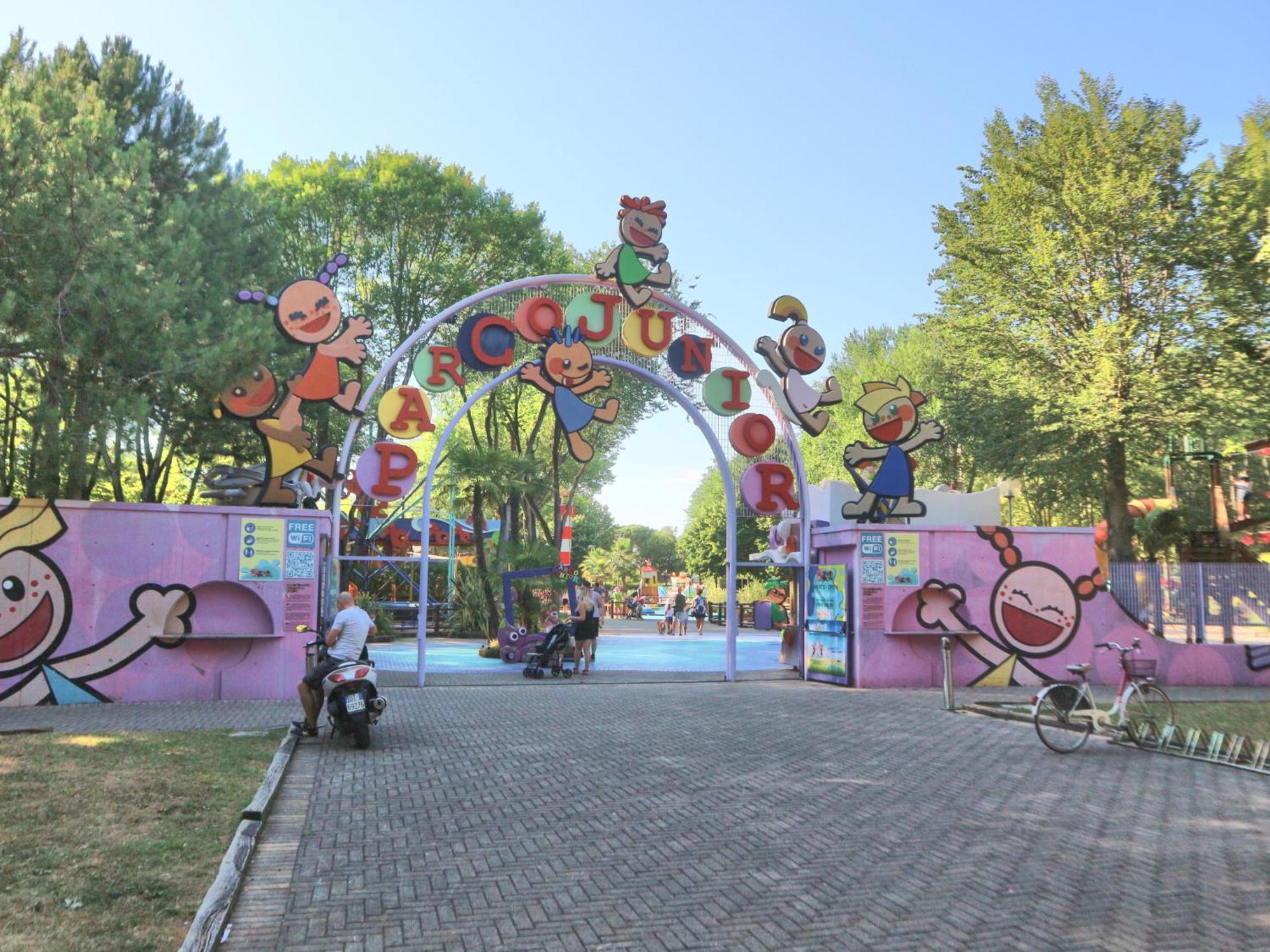 Michelangelo Sabbiadoro Apartment Lignano Sabbiadoro Ngoại thất bức ảnh